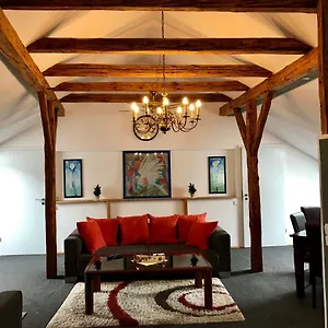 Apartment In Einer Historische Straße, BRE